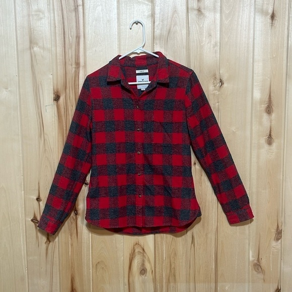 American Eagle Outfitters Tops - American‎ Eagle Grey and Red Heritage Plaid Flannel Size M